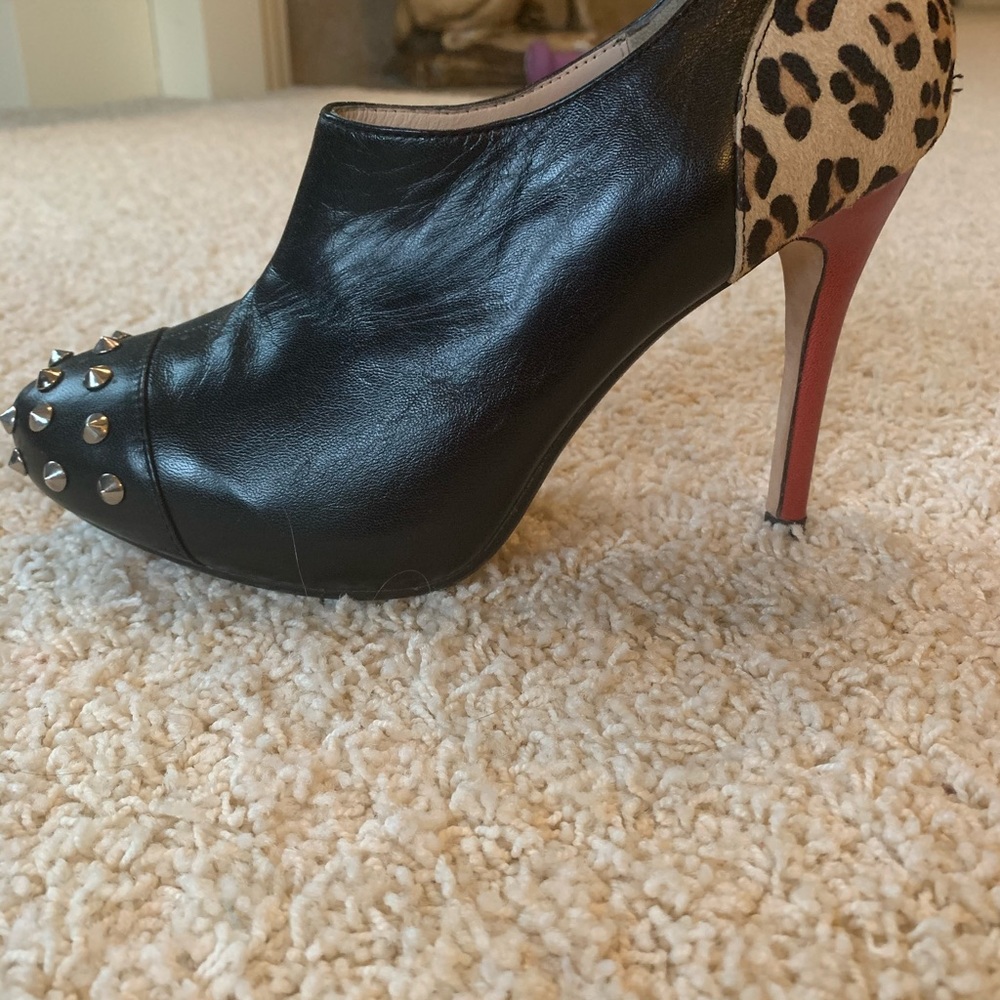 Milk & Honey size 37  - 7 Women’s Designer Heels